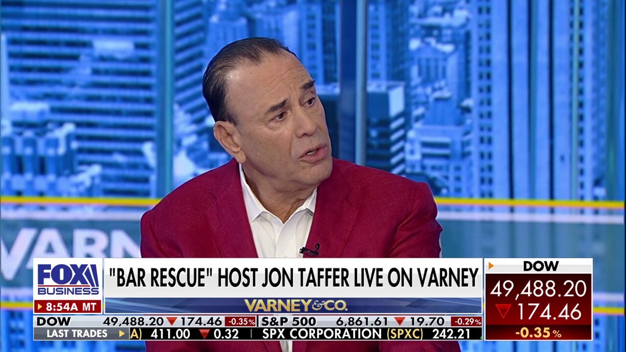 Jon Taffer defende IA nos bastidores para suprir falta de funcionários em restaurantes