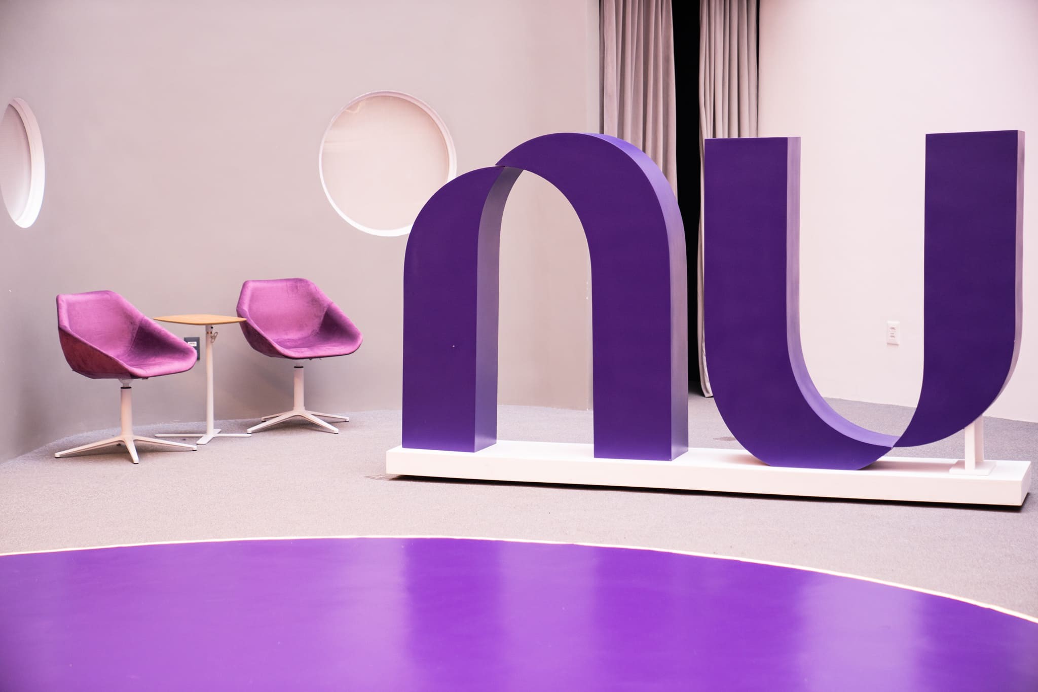 Queda de quase 7% nas ações do Nubank contrasta com avaliação positiva do Itaú BBA