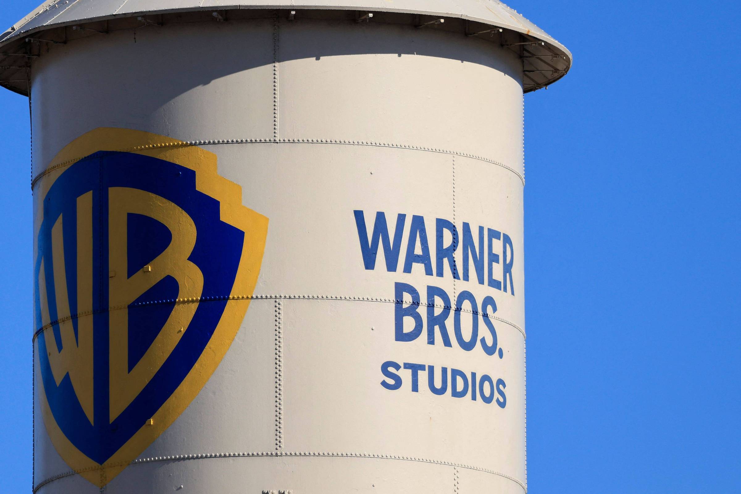 Paramount acerta compra da Warner Bros. Discovery por US$ 110 bilhões