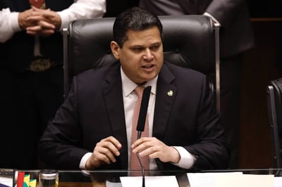 Alcolumbre examina recurso sobre votação da CPI que quebrou sigilo de Lulinha