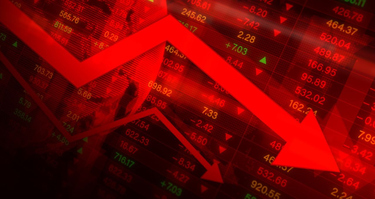 Ibovespa cai 2,64% em dia de aversão a risco; dólar avança para R$ 5,28