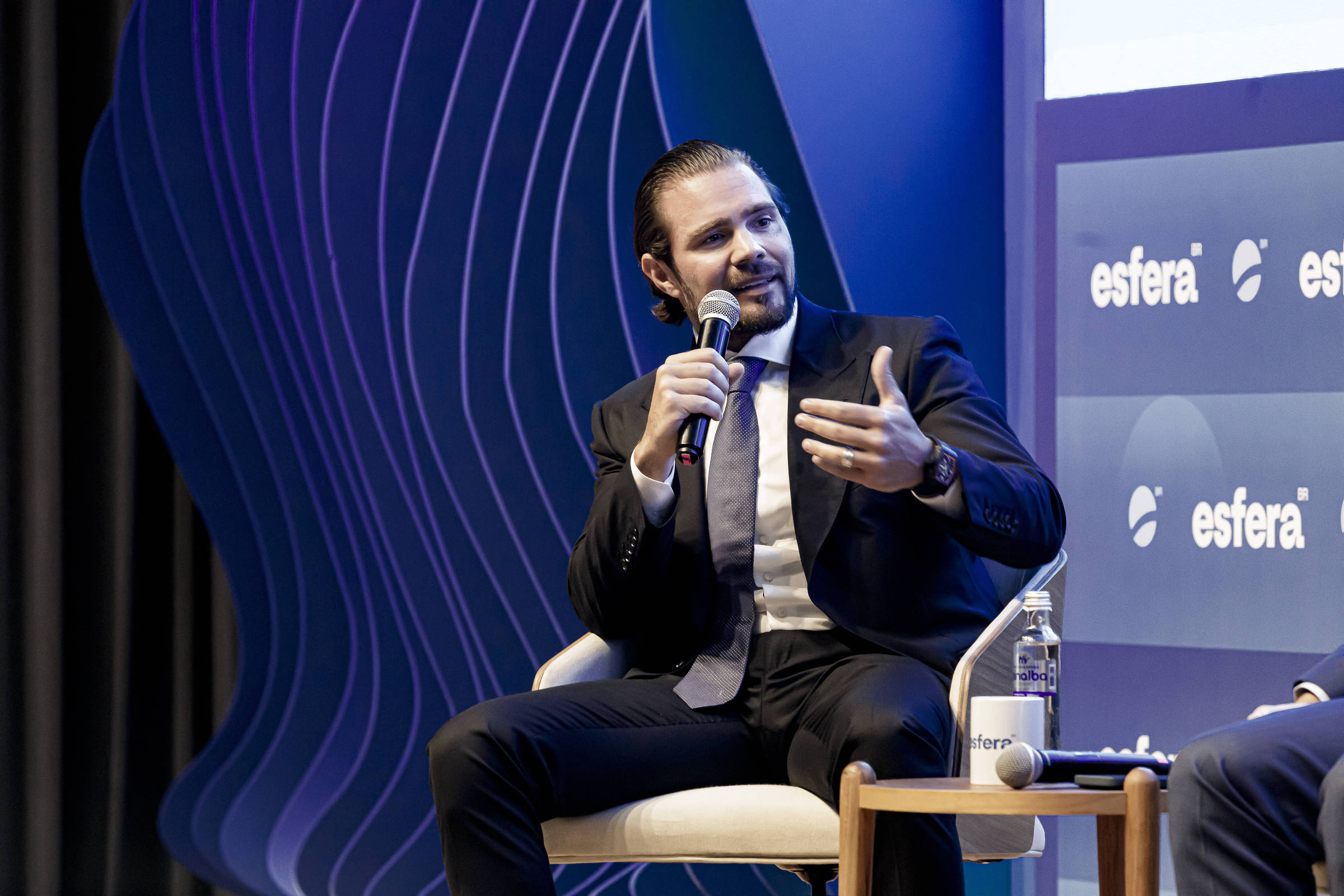 Banquiero Daniel Vorcaro concentrava ganhos em renda fixa e fundos, mas mantinha poupança e títulos de capitalização
