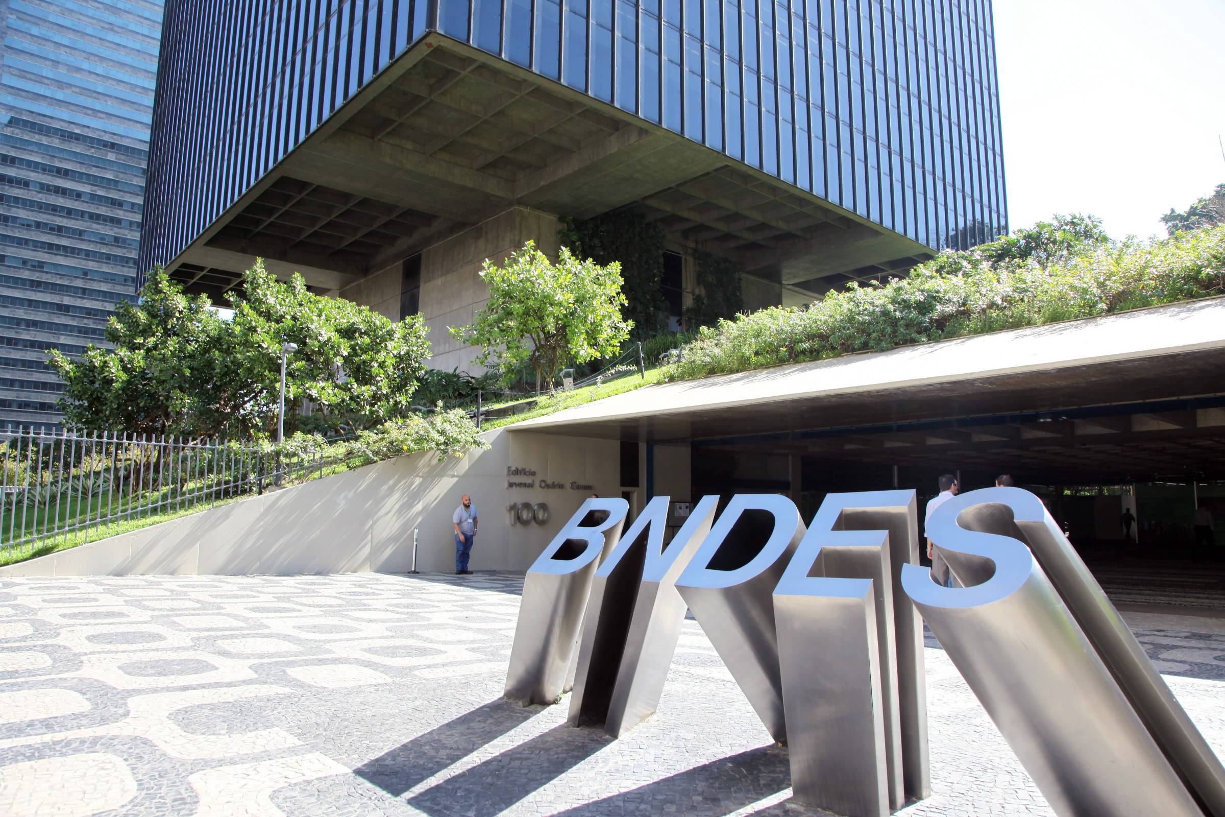 BNDES amplia em 1.502,2% as aprovações para projetos de inovação em São Paulo entre 2023 e 2025