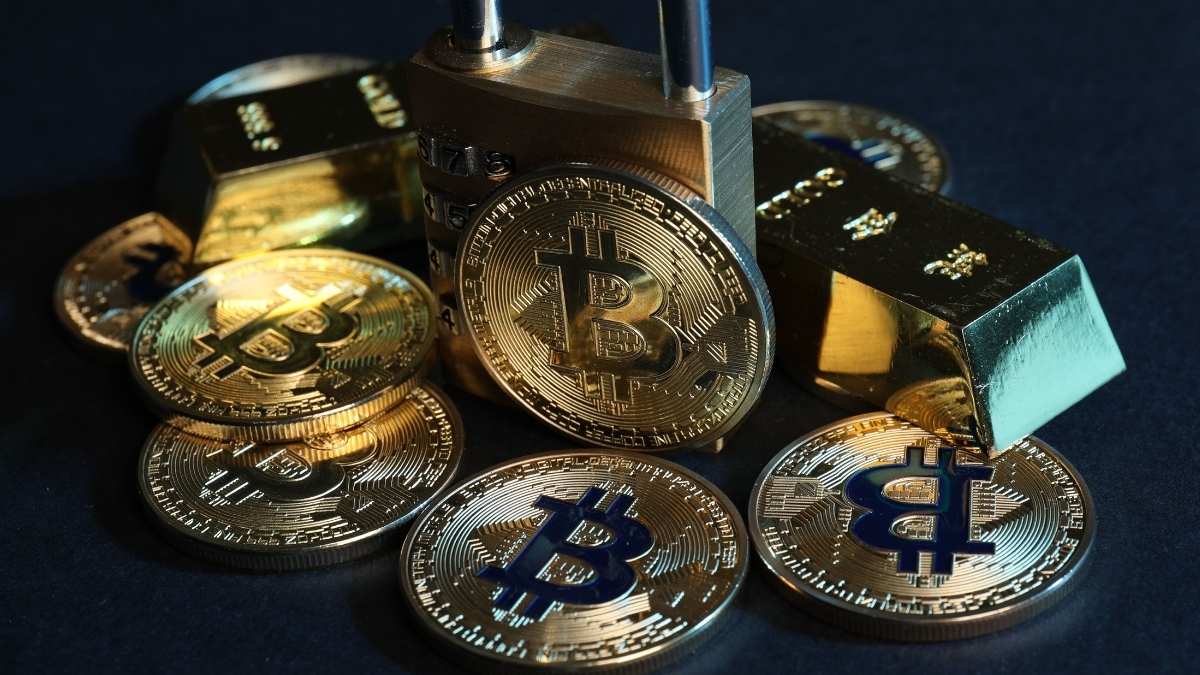 Bitcoin oscila pouco e permanece perto de US$ 66,4 mil; veja as cotações deste domingo (29)