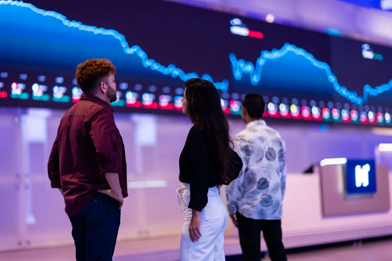 Axia, Itaú e Vale dividem a liderança entre as ações mais recomendadas para abril
