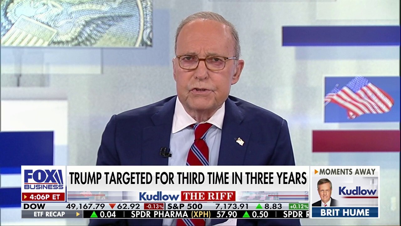 Larry Kudlow exalta “graça e coragem” de Donald Trump após tiroteio em jantar de correspondentes