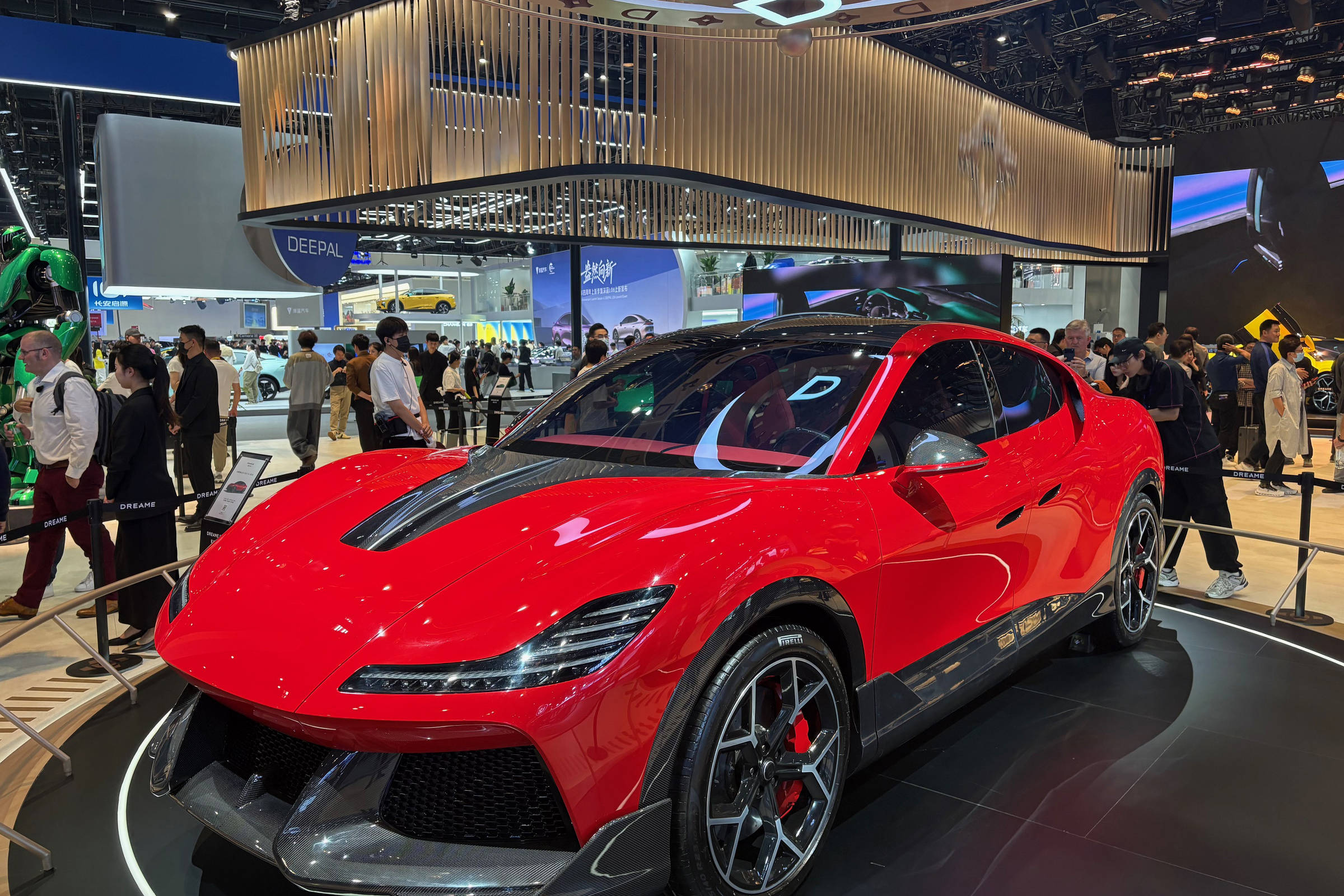 Salão de Pequim exibe 1.400 veículos e reforça protagonismo da China na indústria automotiva