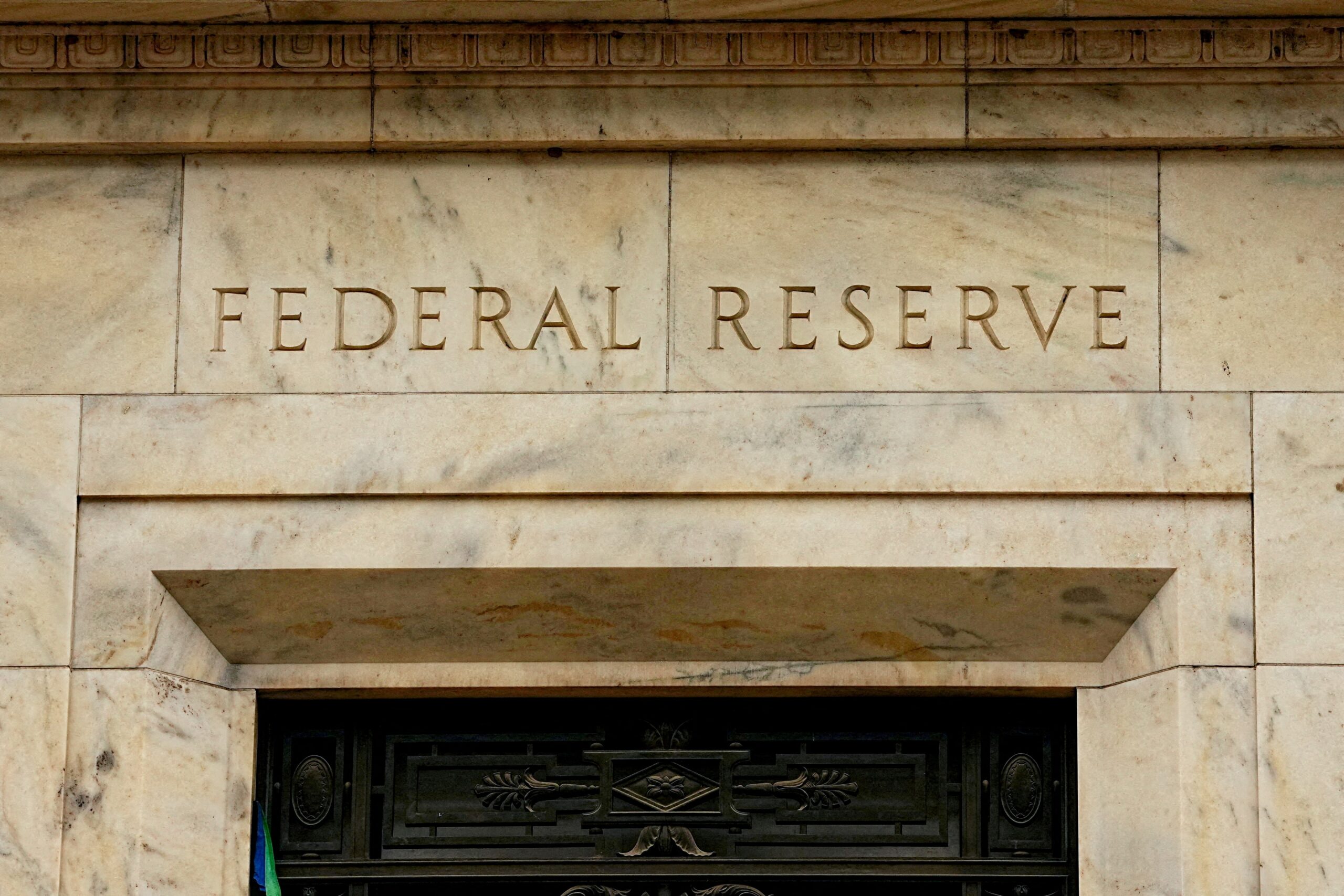 Fed mantém juros entre 3,5% e 3,75% ao ano na última reunião de Powell