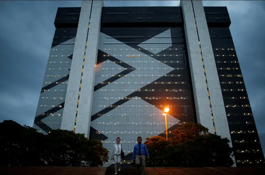 Lucro do Banco do Brasil cai 53% e revisões de lucro preocupam mercado