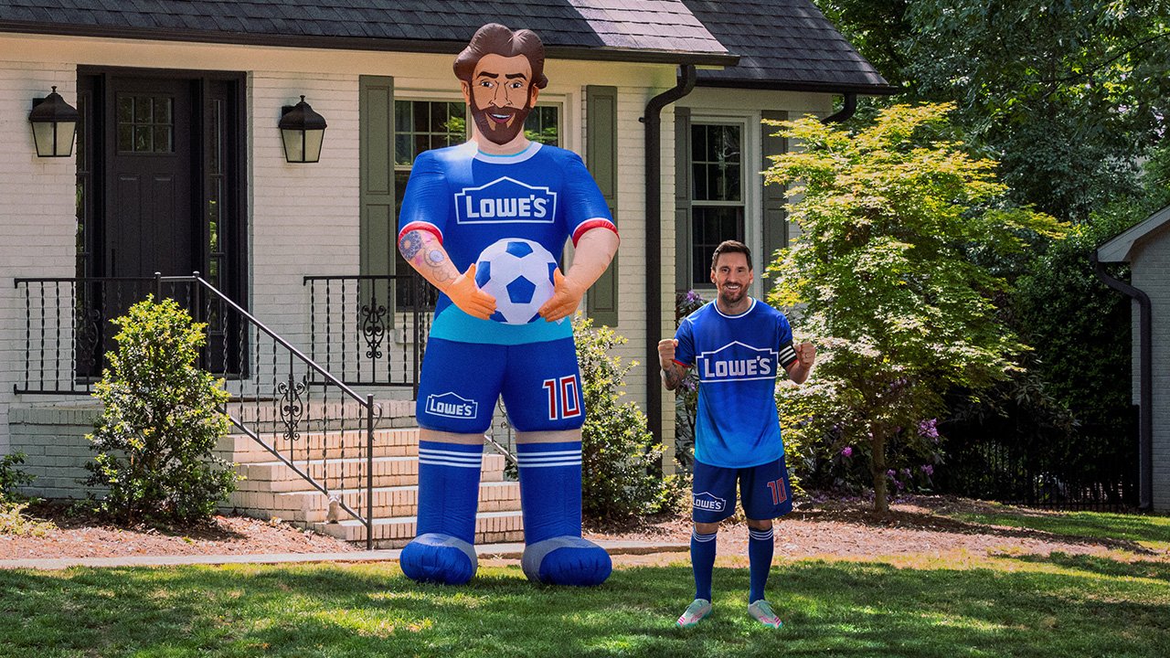Lowe’s aposta em Lionel Messi e inflável gigante para turbinar programa de fidelidade antes da Copa de 2026