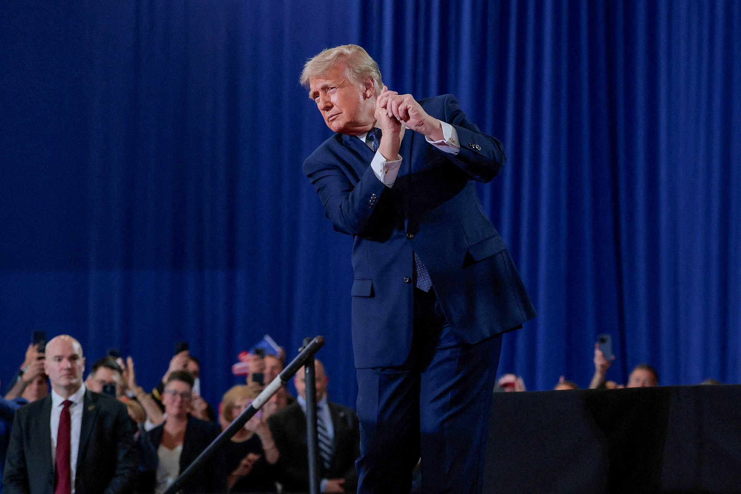 Trump movimenta 3.711 operações na Bolsa dos EUA e expõe uso de estratégias automatizadas