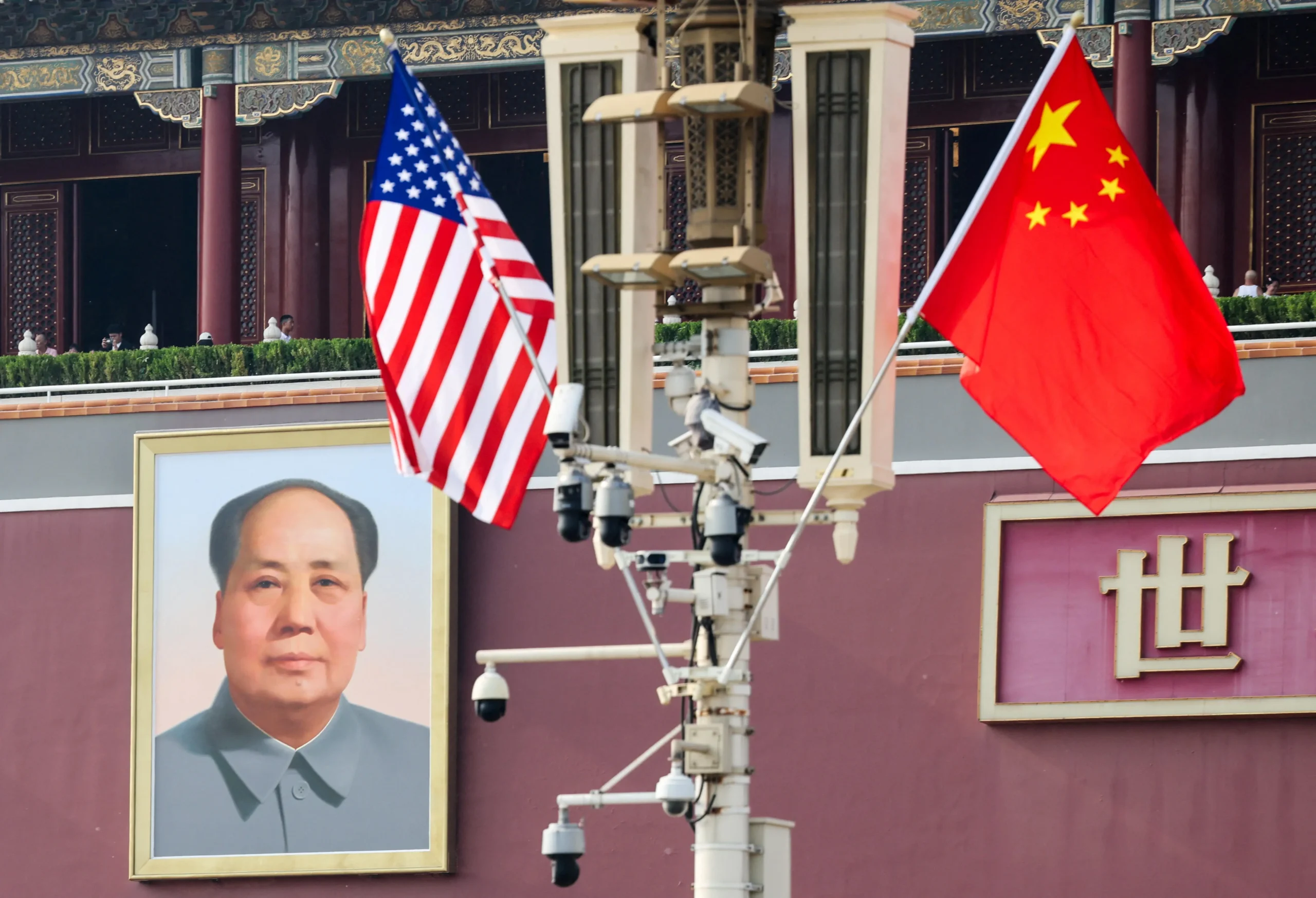 China troca rótulo de “fábrica barata” por polo de alta tecnologia e pressiona Estados Unidos