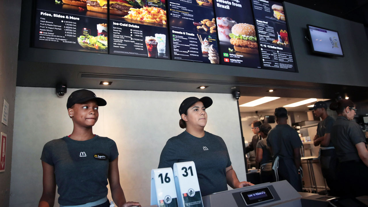 McDonald’s lança plano “NEXT” para simplificar operações e recuperar clientes nos EUA