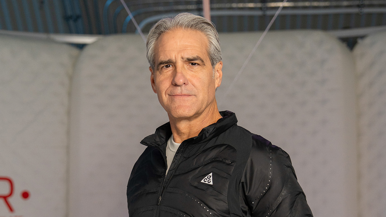 Nike aposta no esporte para recuperar ação que já caiu 30% no ano, afirma CEO