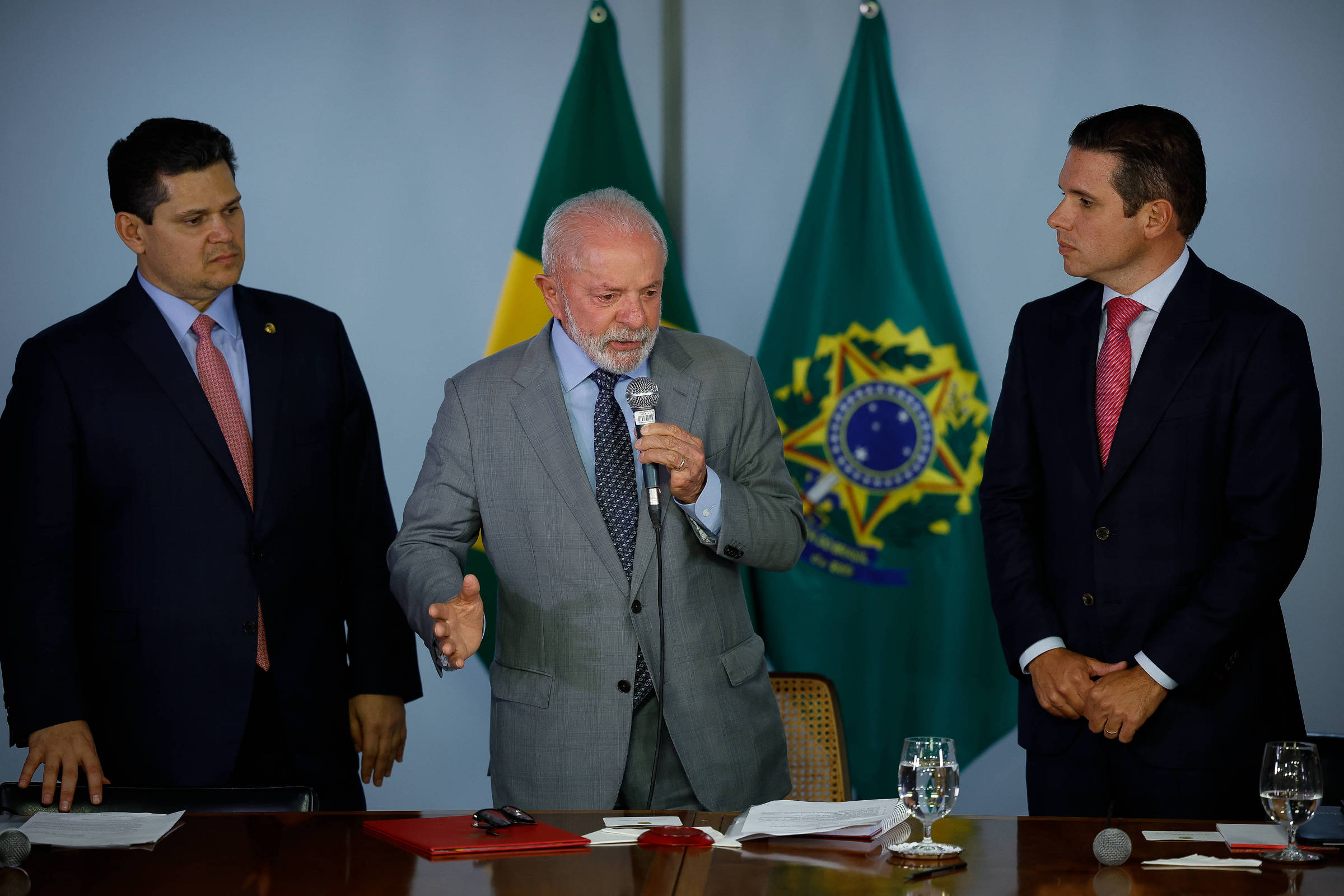 Lula deve receber Alcolumbre para destravar PEC que reduz jornada e proíbe escala 6×1