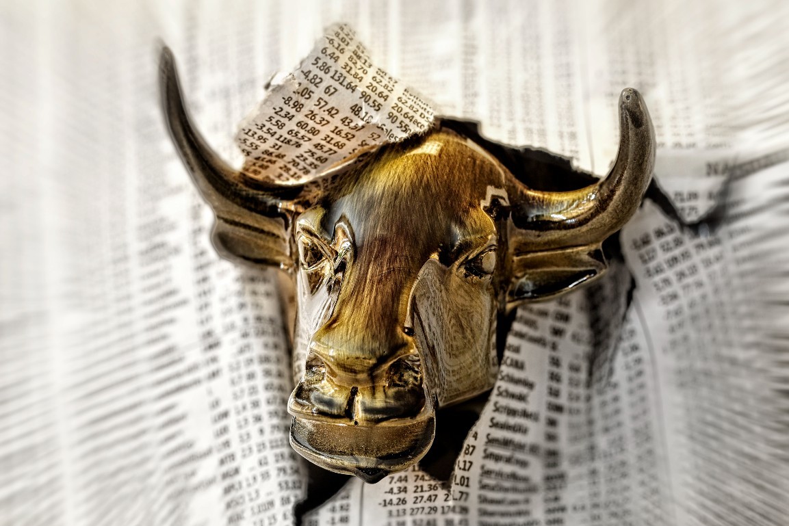 Dow Jones avança, mas S&P 500 e Nasdaq recuam antes da Superquarta; petróleo renova mínimas