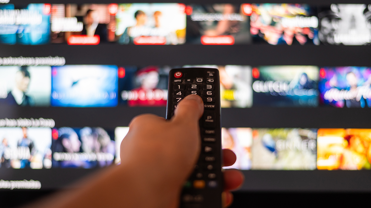 Califórnia limita volume de anúncios em streaming e pressiona modelo de receita com publicidade