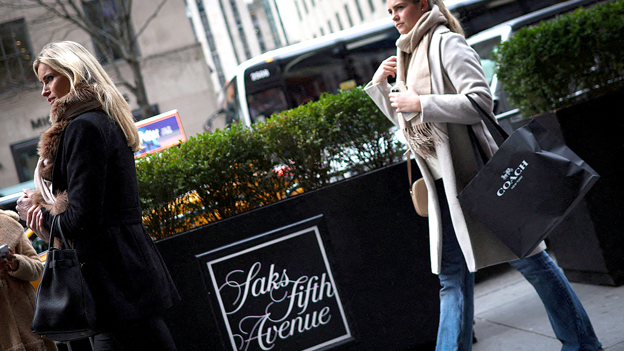 Após sair da recuperação judicial, Saks adota o nome Exemplar Luxury Group e corta dívidas em 75%