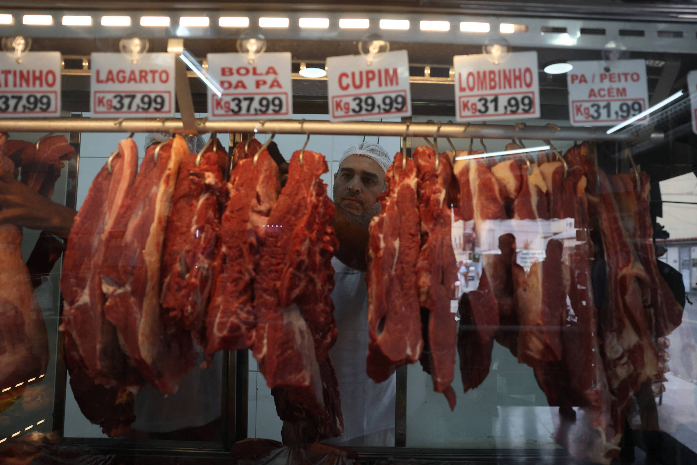 Frigoríficos freiam produção após atingir cota de exportação de carne para a China