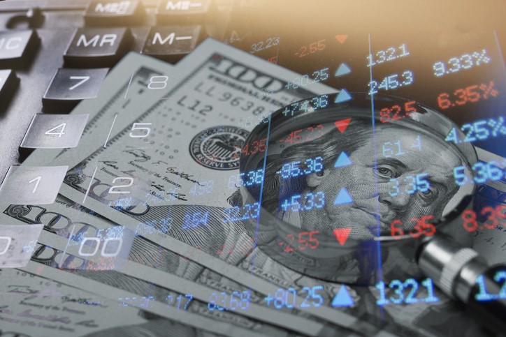Ibovespa recua com sanções dos EUA ligadas ao PCC e dólar vai a R$ 5,21 em dia de cautela