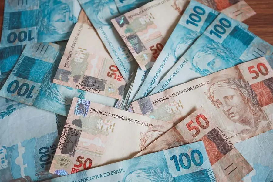 Selic perto de 14% redefine prioridades: como gestores veem os investimentos para o 2º semestre de 2026