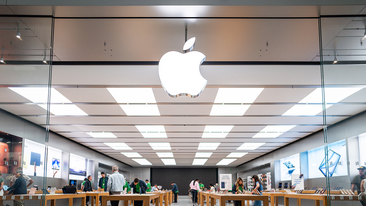 Apple leva OpenAI à Justiça por suposto acesso irregular a protótipos e segredos de hardware