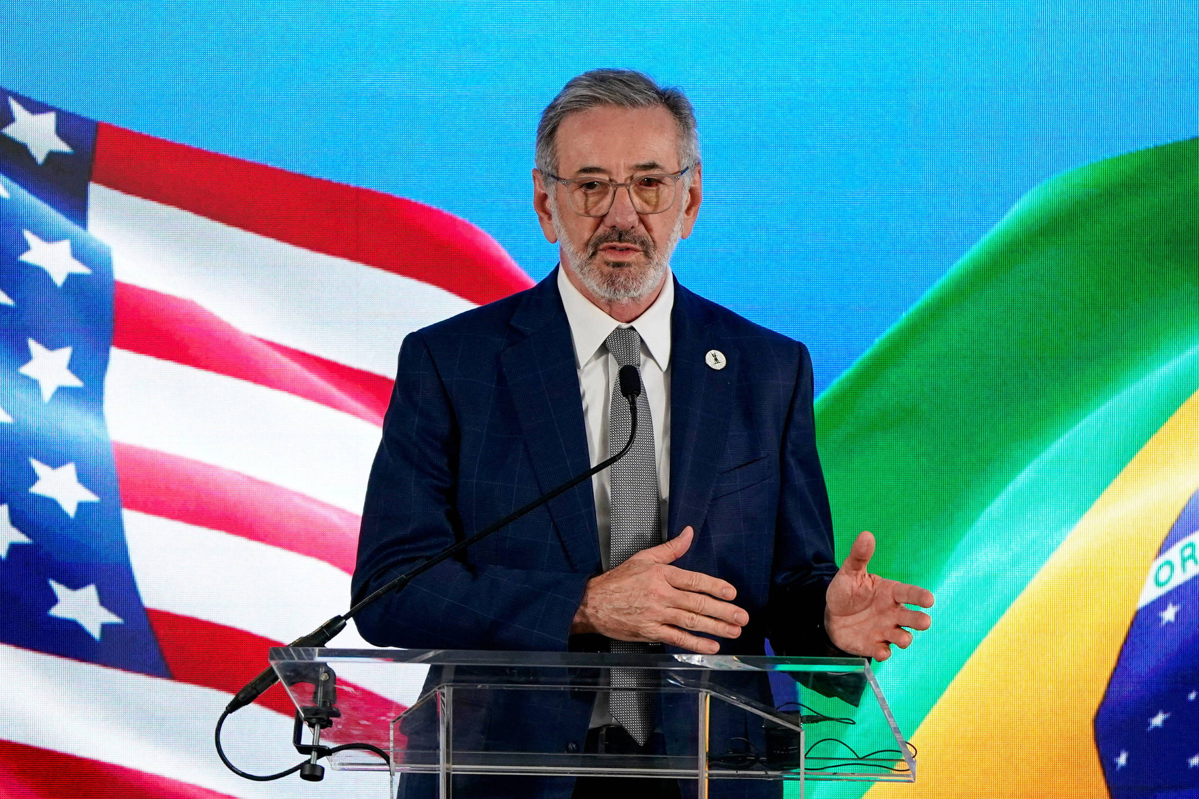 Tarifa de 25% dos EUA ao Brasil é “sanção política”, diz governo; impacto ainda será medido