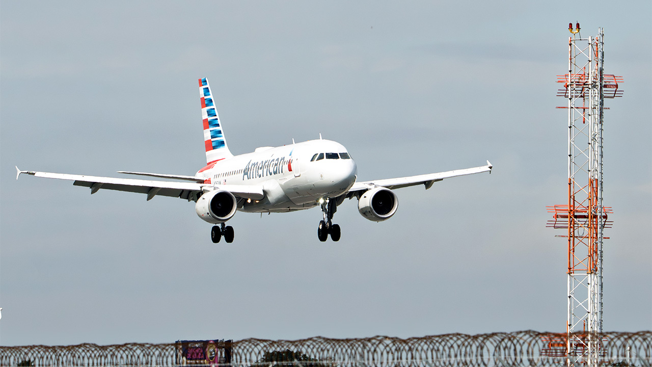Falha de TI interrompe voos da American Airlines e acende alerta sobre riscos operacionais no setor aéreo