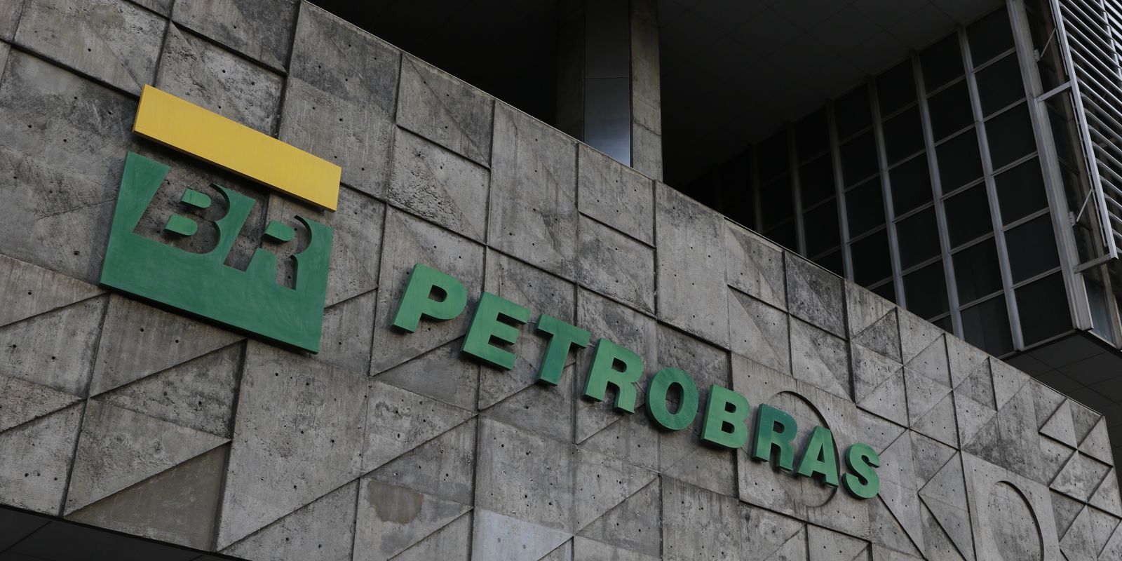 Petrobras lucra R$ 52,4 bilhões no segundo trimestre de 2026