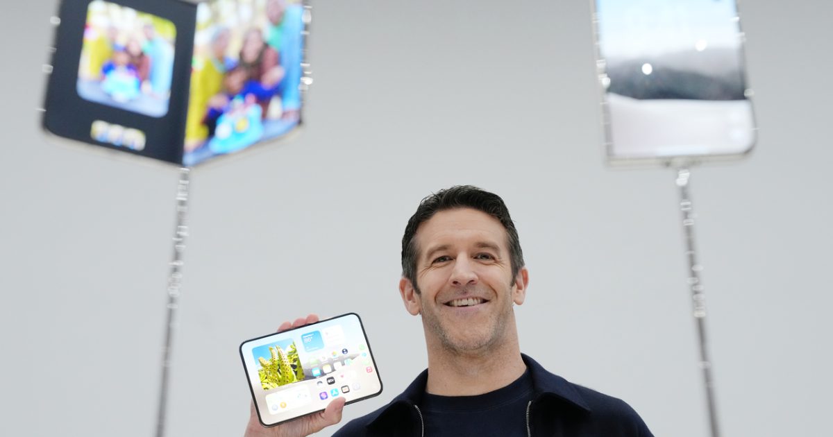 Apple reconhece falha na tela do iPhone Duo após relatos de rachaduras