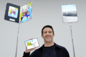 Apple reconhece falha na tela do iPhone Duo após relatos de rachaduras 7 Apple reconhece falha na tela do iPhone Duo após relatos de rachaduras - imagem 3