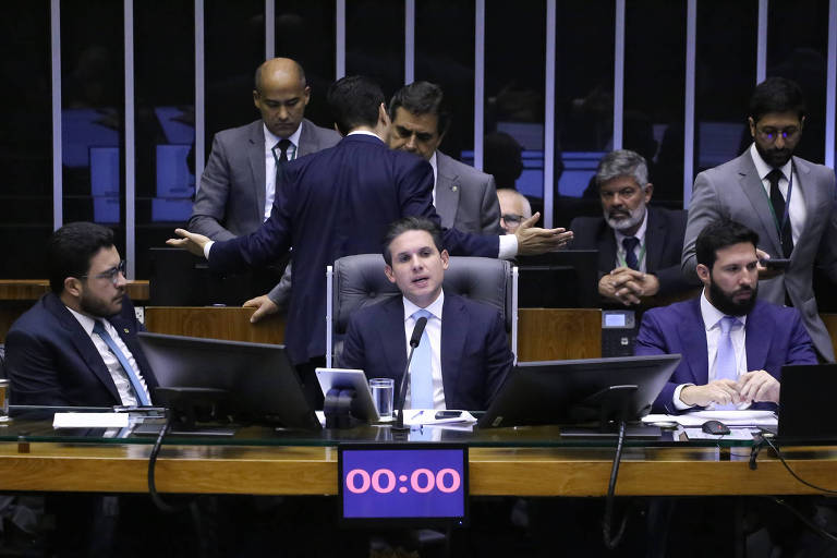 Câmara aprova regime que zera tributos para equipamentos de data centers - Imagem do artigo original