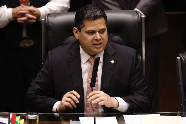 Alcolumbre examina recurso sobre votação da CPI que quebrou sigilo de Lulinha - Imagem do artigo original