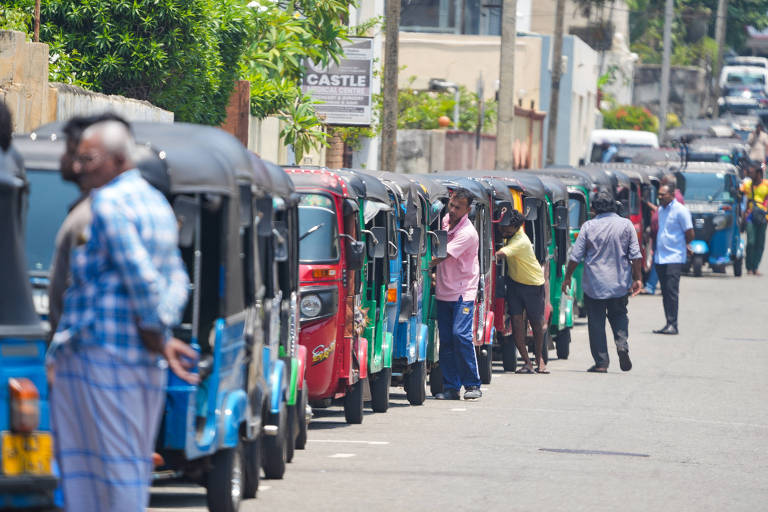 Sri Lanka transforma quartas-feiras em feriado para poupar combustível e crise leva outros países a adotarem restrições - Imagem do artigo original