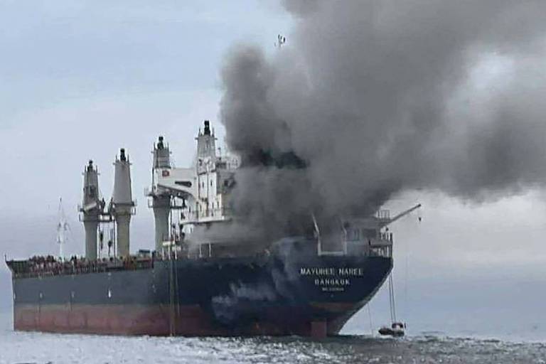 Bloqueio no estreito de Hormuz paralisa 95% do tráfego marítimo e já soma oito mortos - Imagem do artigo original