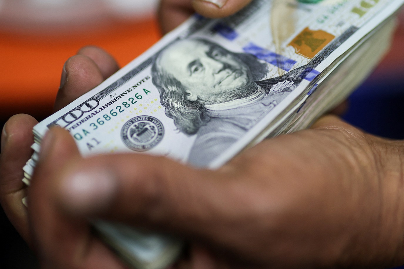 Grandes investidores reforçam compras de Bitcoin em meio à maior retração em anos - Imagem do artigo original