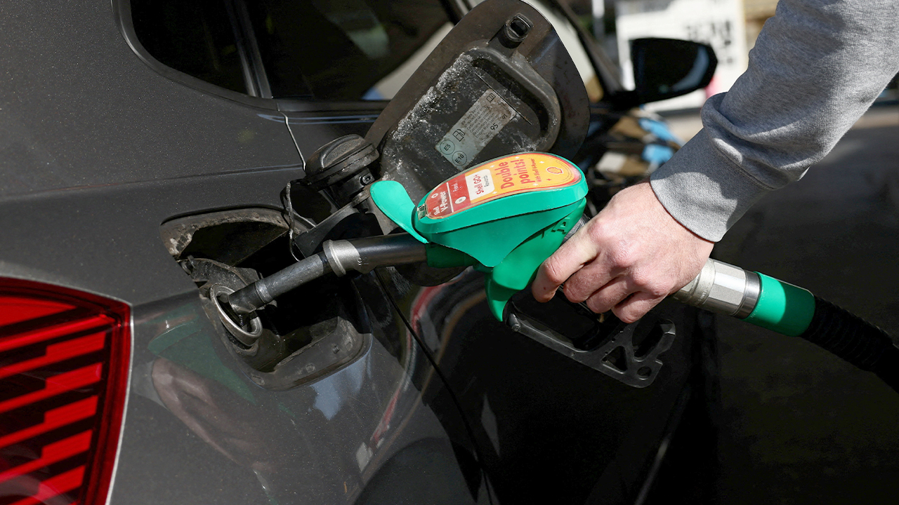 Alta da gasolina pesa mais no bolso das famílias de baixa renda, indica Fed de Nova York - Imagem do artigo original