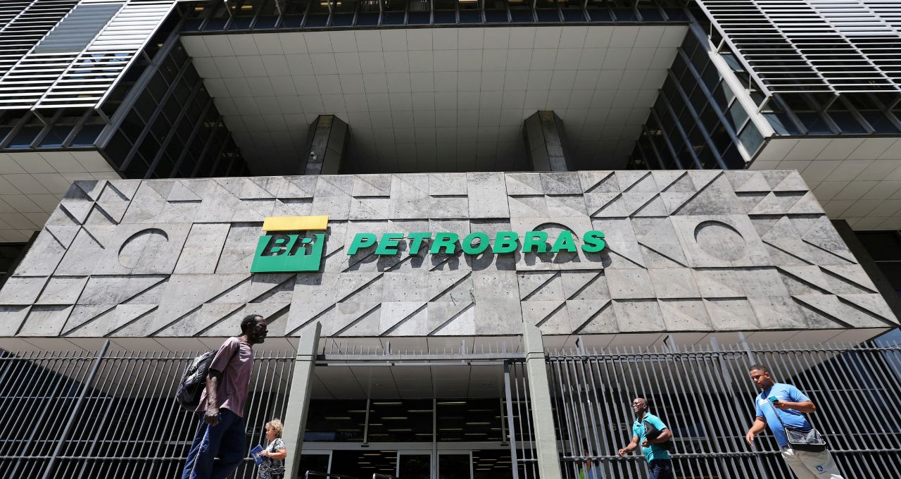 Petrobras mantém liderança em recomendações de dividendos para maio, mostram 15 carteiras - Imagem do artigo original