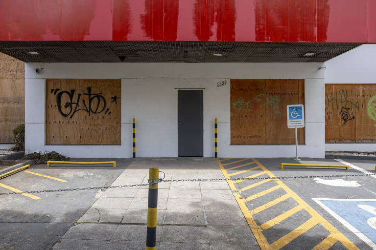 Bancos travam crédito diante de calote recorde e Selic alta - Imagem do artigo original