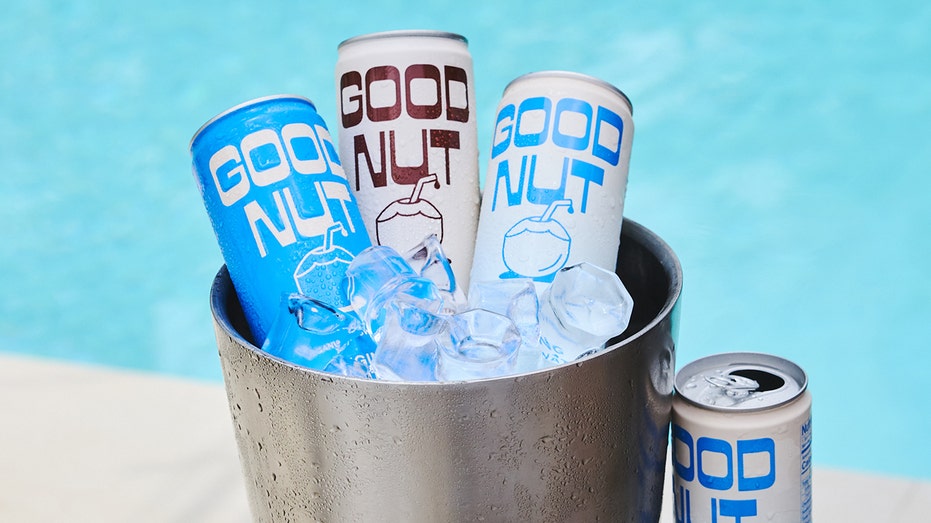 Tom Brady lança Good Nut, linha premium de água de coco, e reforça corrida por bebidas saudáveis - Imagem do artigo original