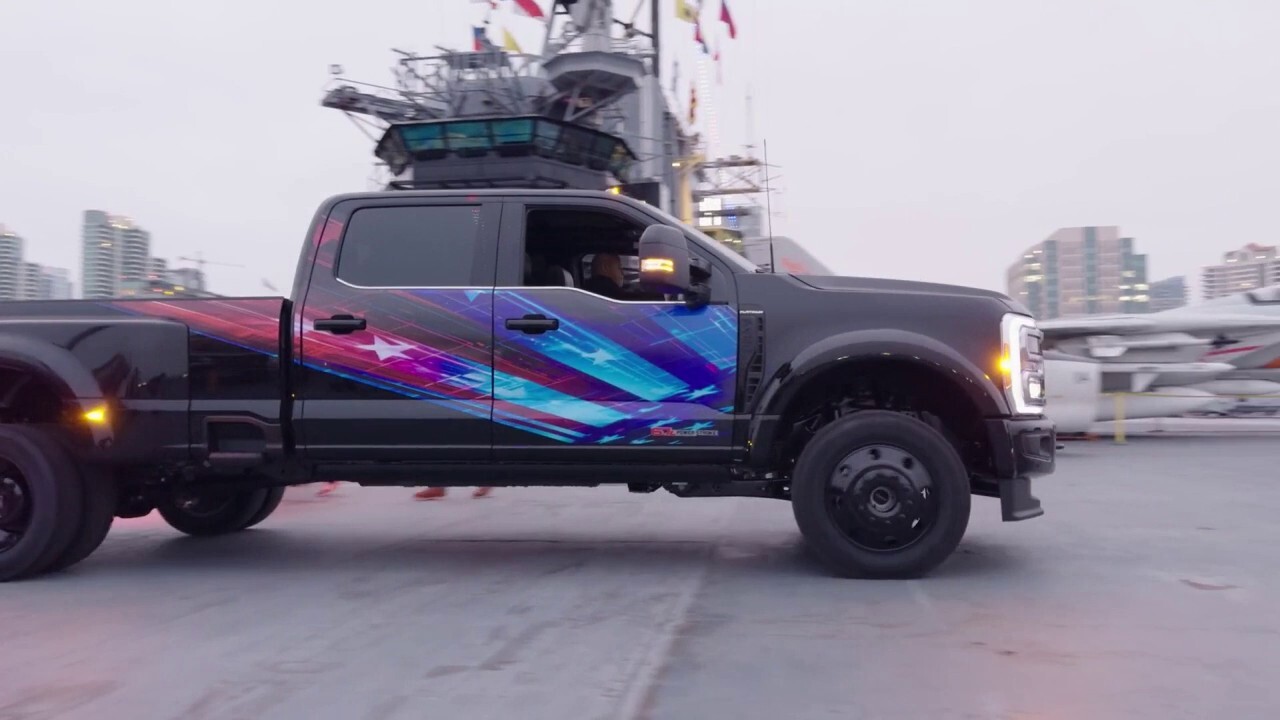 Ford e NASCAR lançam corrida do Dia dos Veteranos e picape limitada em ação patriótica nos EUA - Imagem do artigo original