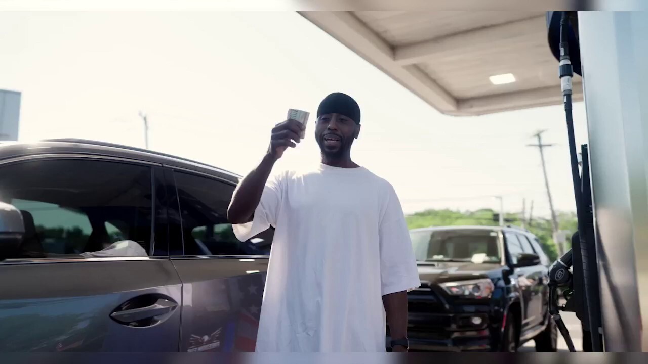 Pressão da Casa Branca sobre postos ganha força após rede reduzir gasolina em US$ 0,50 e puxar preços para baixo - Imagem do artigo original