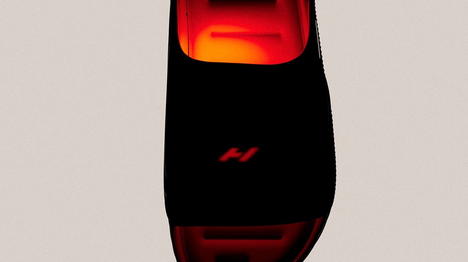 Nike amplia aposta em bem-estar com chinelo de recuperação térmica e vibratória criado com a Hyperice - Imagem do artigo original