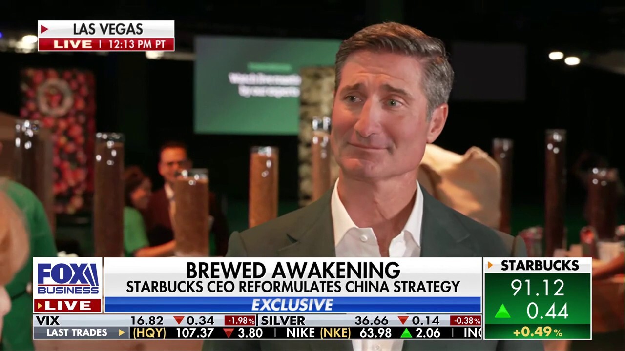 Starbucks vai encerrar lojas exclusivas para retirada no ano fiscal de 2026 - Imagem do artigo original