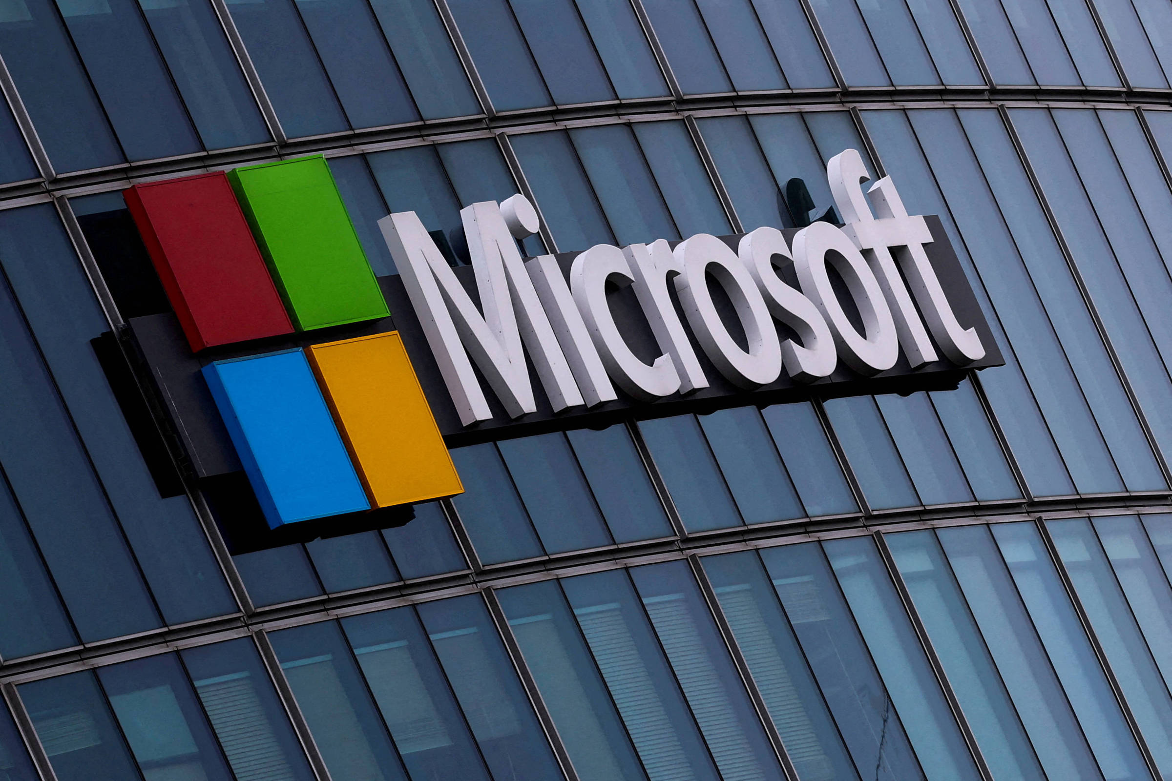 Lucro trimestral da Microsoft avança 24% impulsionado por receitas recordes de computação em nuvem