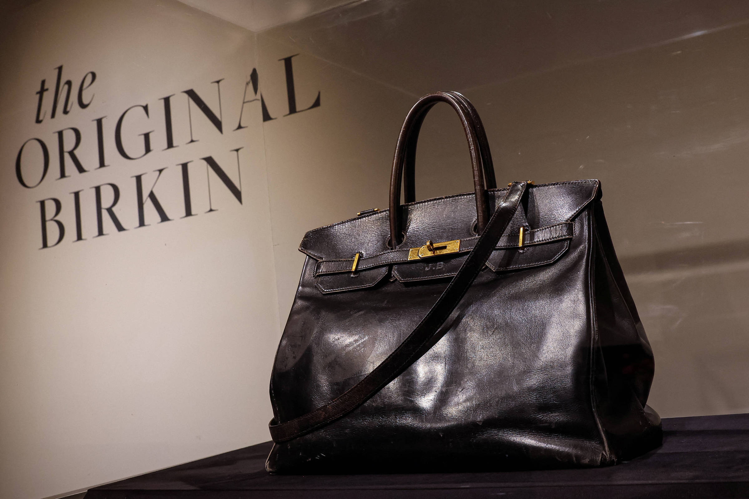 Hermès supera concorrência e eleva vendas em 9% no 2º trimestre impulsionada por bolsas Birkin