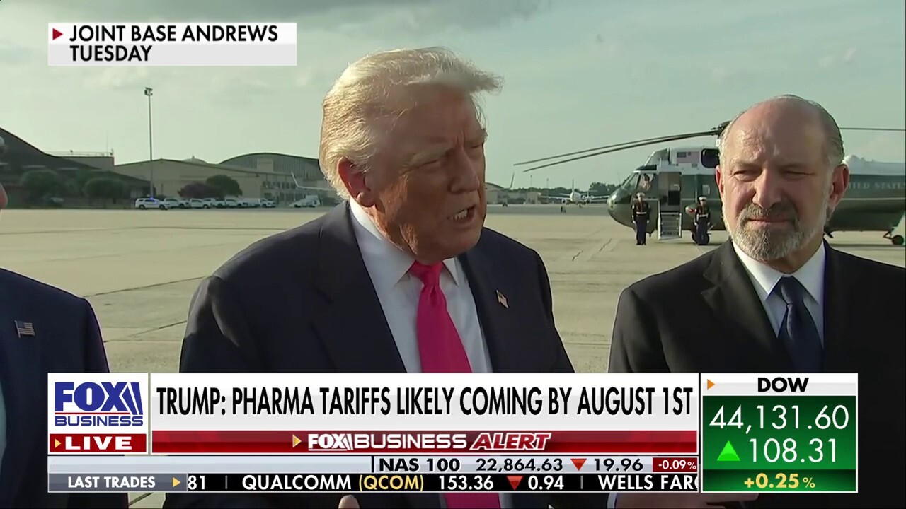 Trump exige redução imediata de preços e envia cartas a 17 farmacêuticas