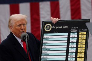 Tarifa global de 10% anunciada por Trump passa a valer dia 24; carne, tomate, laranja e minerais críticos ficam isentos