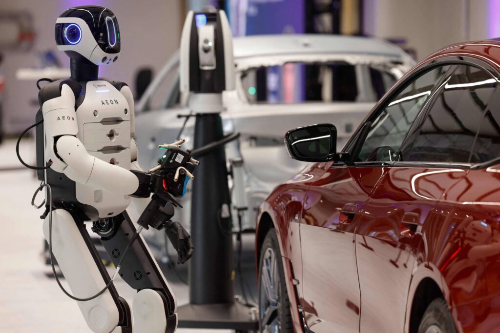 [Dificuldades e desafios] BMW vai empregar robôs humanoides na linha de produção de fábrica em Leipzig