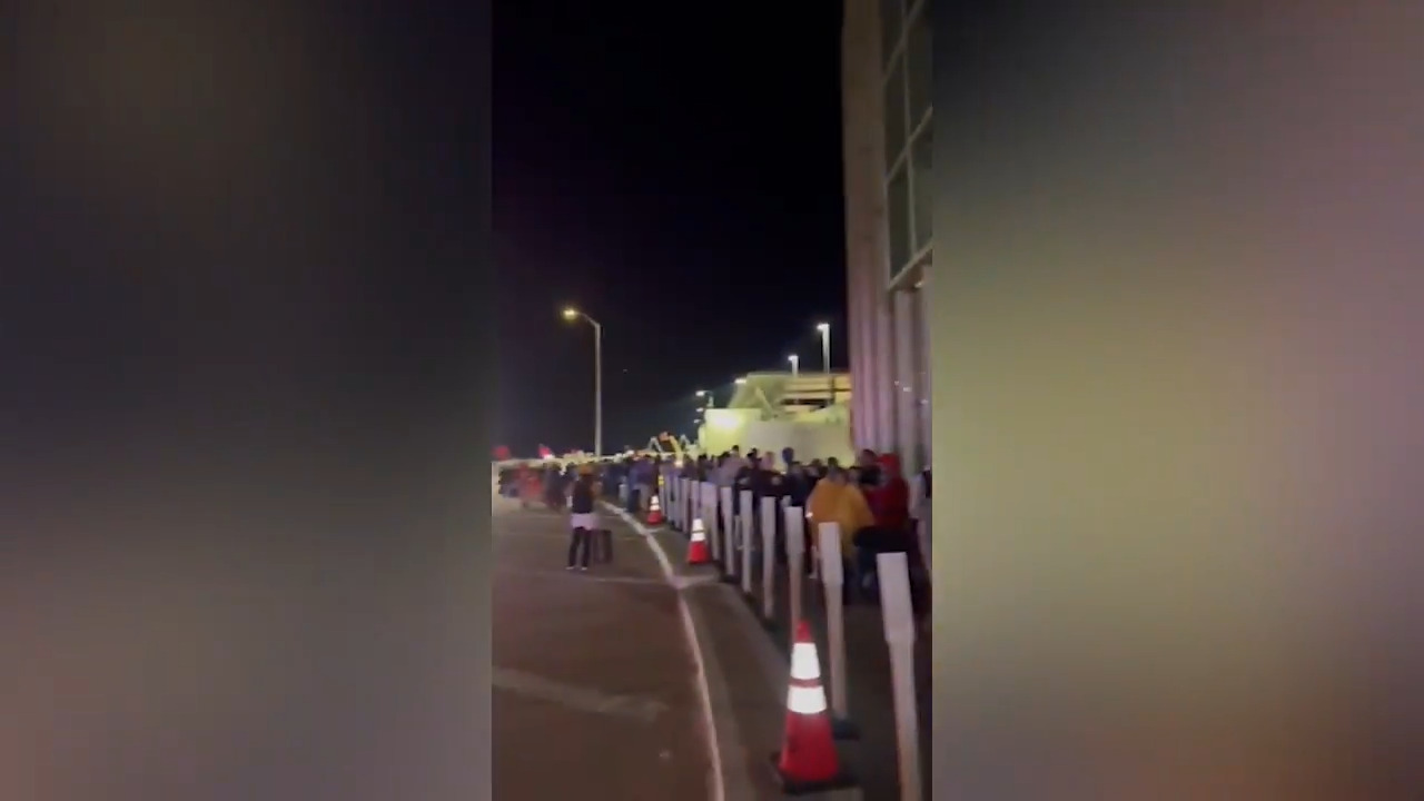 Viajantes do spring break são alertados sobre filas de até três horas na segurança de aeroportos nos EUA - Imagem do artigo original